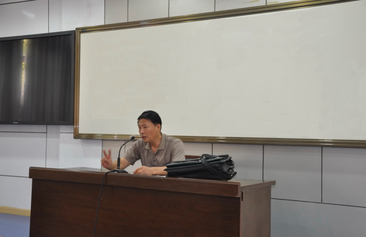 黄海鸥老师为永利官网师生现场指导